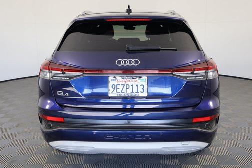Navarra Blue Metallic 2023 Audi Q4 e-tron Premium Plus 40 RWD
