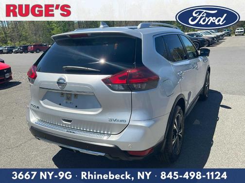 Brilliant Silver Metallic 2019 Nissan Rogue SV