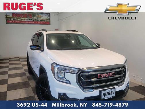 Summit White 2023 GMC Terrain AT4