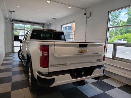 Summit White 2023 Chevrolet Silverado 2500 High Country