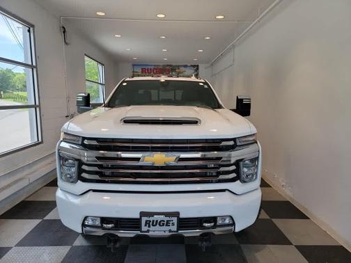 Summit White 2023 Chevrolet Silverado 2500 High Country