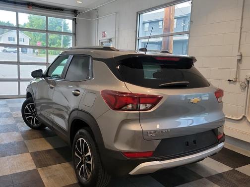 Sterling Gray Metallic 2025 Chevrolet Trailblazer LT