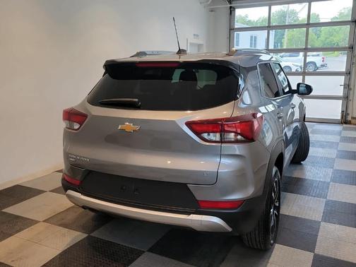 Sterling Gray Metallic 2025 Chevrolet Trailblazer LT