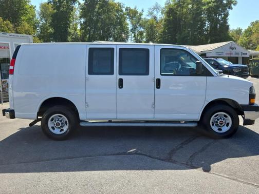 2023 GMC Savana 2500 Work Van