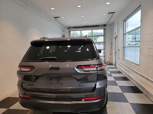 2023 Jeep Grand Cherokee L Laredo