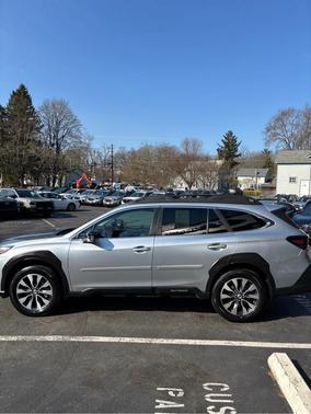 Ice Silver Metallic 2023 Subaru Outback Limited XT