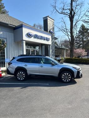 Ice Silver Metallic 2023 Subaru Outback Limited XT