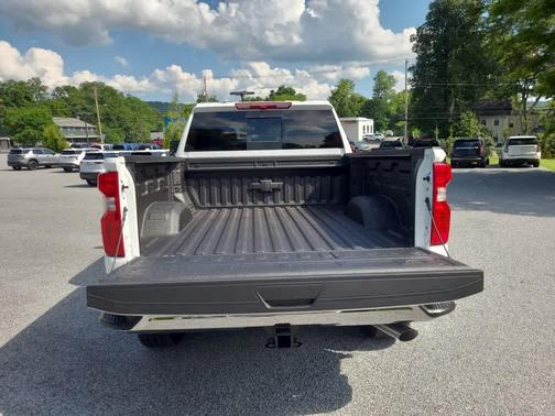 Summit White 2026 Chevrolet Silverado 2500 LT