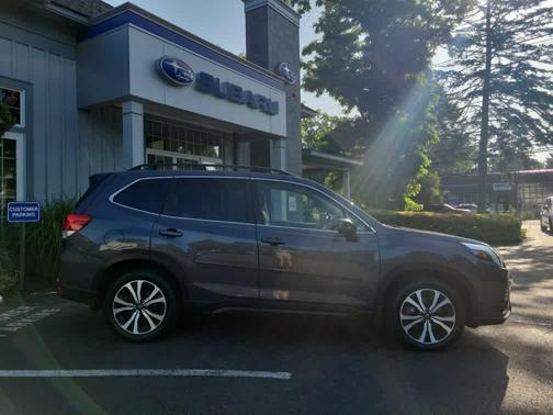 Magnetite Gray Metallic 2024 Subaru Forester Limited