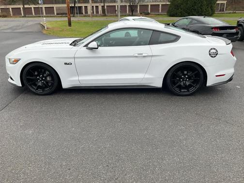 2017 Ford Mustang GT Premium