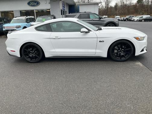 2017 Ford Mustang GT Premium