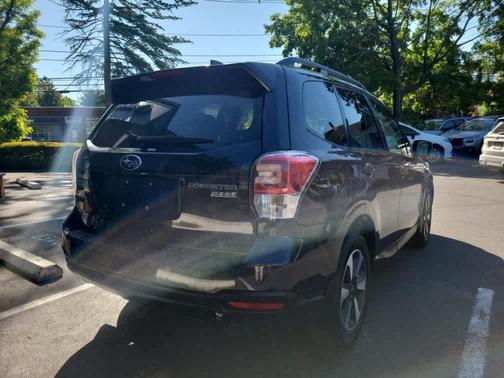 Dark Gray Metallic 2017 Subaru Forester 2.5i Premium