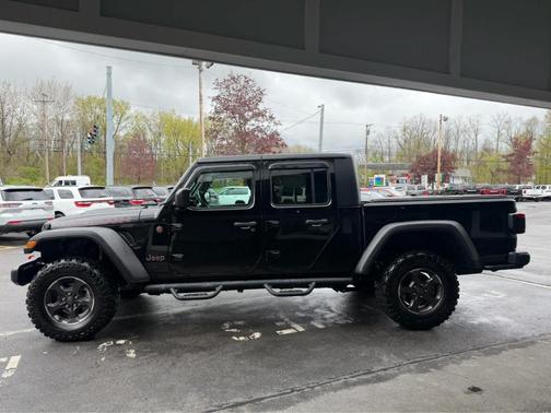 Black Clearcoat 2020 Jeep Gladiator Rubicon