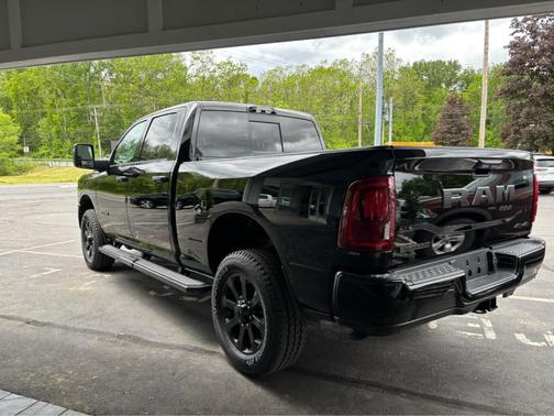 Diamond Black 2026 RAM 2500 Big Horn