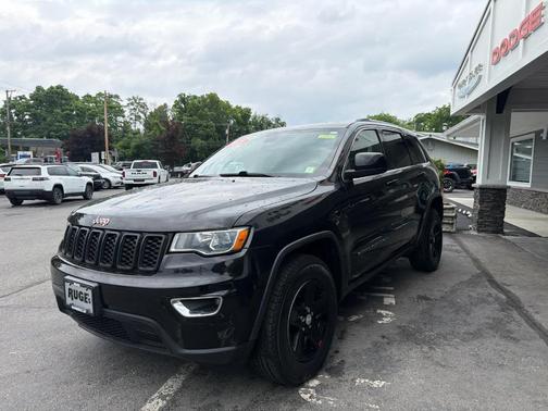 Diamond Black 2018 Jeep Grand Cherokee Laredo E