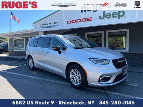 Silver Mist Clearcoat 2024 Chrysler Pacifica Touring-L