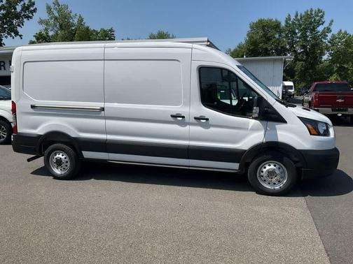 2025 Ford Transit-250 148 WB Medium Roof Cargo