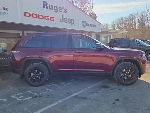 2026 Jeep Grand Cherokee Laredo