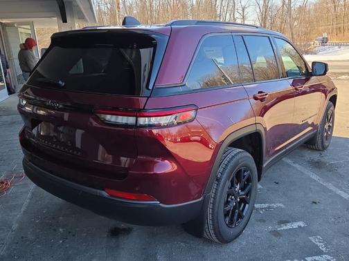 2026 Jeep Grand Cherokee Laredo