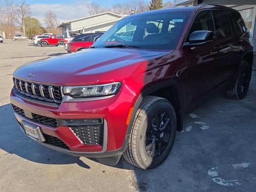 2026 Jeep Grand Cherokee Laredo