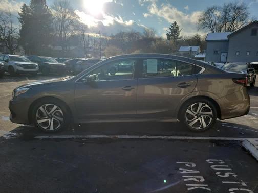 2022 Subaru Legacy 