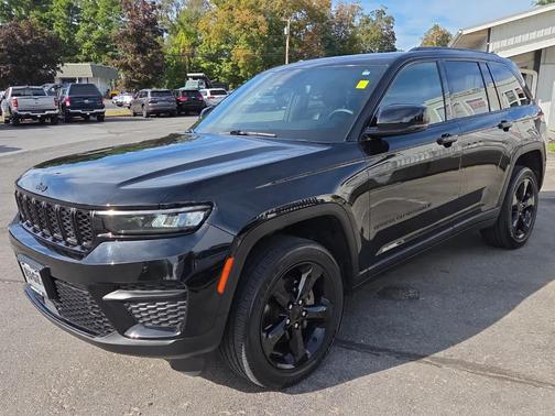 2022 Jeep Grand Cherokee Altitude