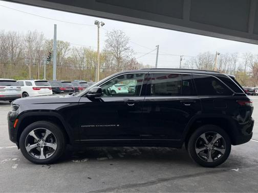 Diamond Black 2026 Jeep Grand Cherokee Limited