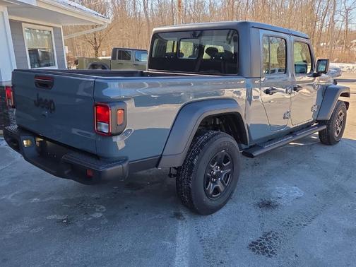 2026 Jeep Gladiator Sport