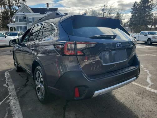 2022 Subaru Outback Touring