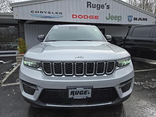 2025 Jeep Grand Cherokee Laredo