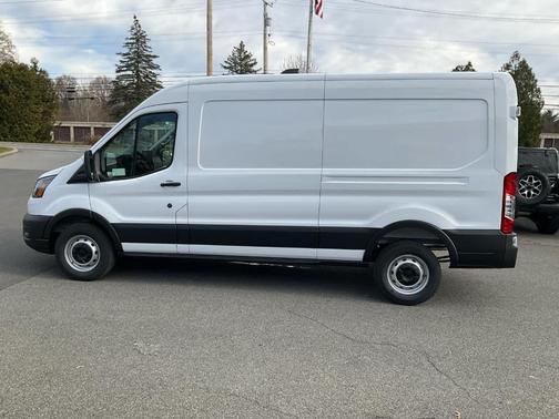 2026 Ford Transit-250 148 WB Medium Roof Cargo