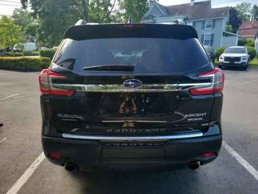 Crystal Black Silica 2023 Subaru Ascent Limited 7-Passenger