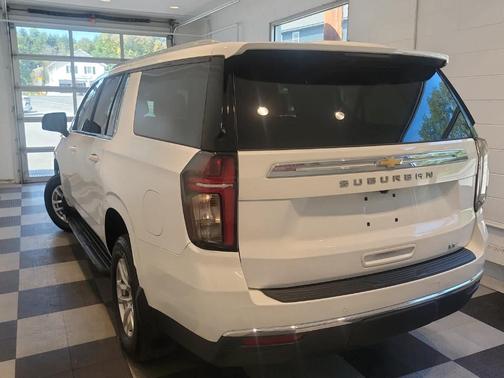 2022 Chevrolet Suburban LT