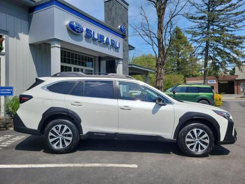 Crystal White Pearl 2024 Subaru Outback Premium