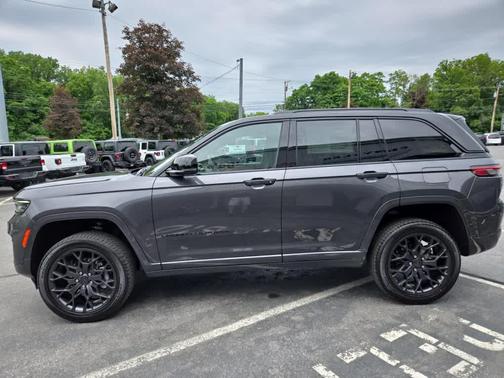 2025 Jeep Grand Cherokee Summit