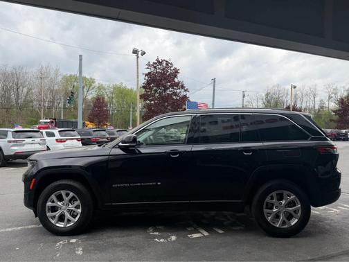 Diamond Black 2023 Jeep Grand Cherokee Limited