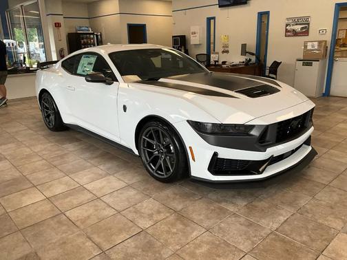 2025 Ford Mustang Dark Horse