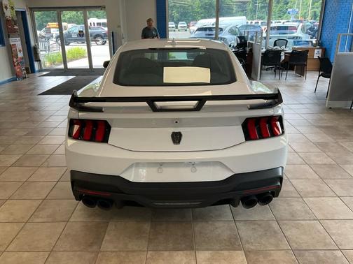 2025 Ford Mustang Dark Horse