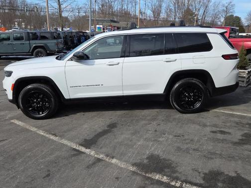 2023 Jeep Grand Cherokee L Laredo