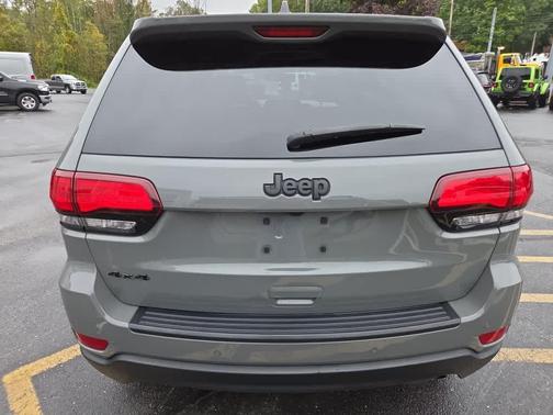 2021 Jeep Grand Cherokee Laredo