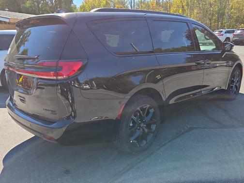 2026 Chrysler Pacifica Limited