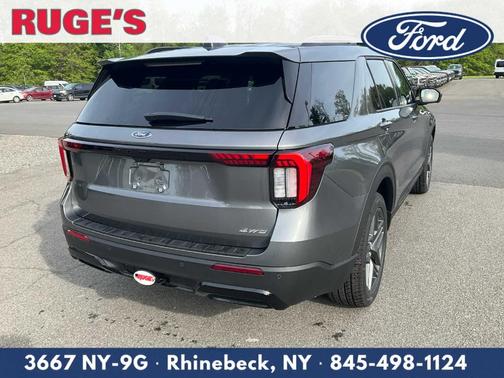 Carbonized Gray Metallic 2026 Ford Explorer ST-Line