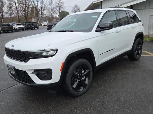 2025 Jeep Grand Cherokee Laredo