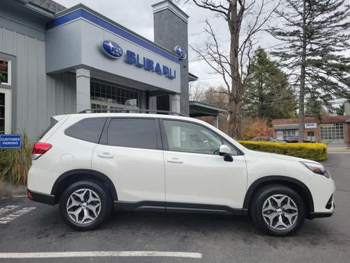 2023 Subaru Forester Premium