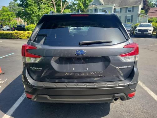 Magnetite Gray Metallic 2024 Subaru Forester Premium
