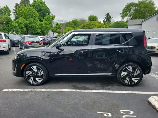 Fusion Orange 2023 Kia Soul GT-Line 2.0L
