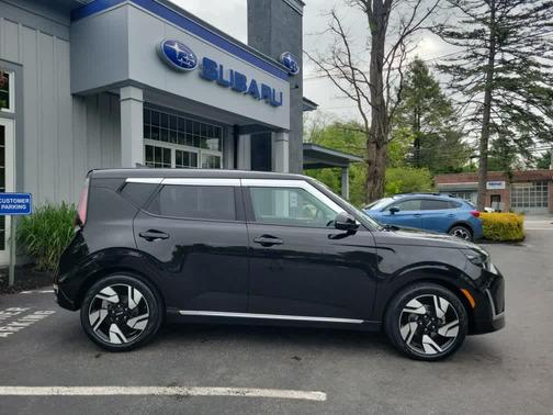 Fusion Orange 2023 Kia Soul GT-Line 2.0L