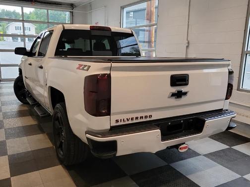 Summit White 2018 Chevrolet Silverado 1500 LTZ