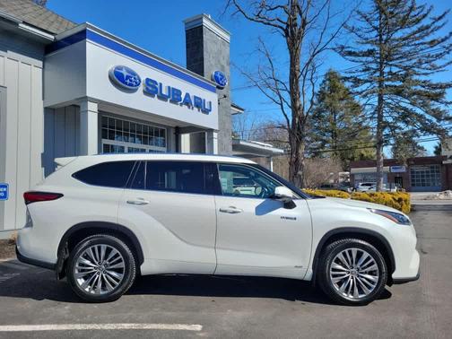 2021 Toyota Highlander Hybrid Platinum