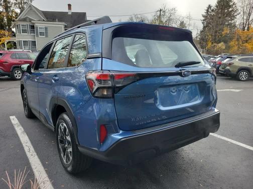 2025 Subaru Forester Base